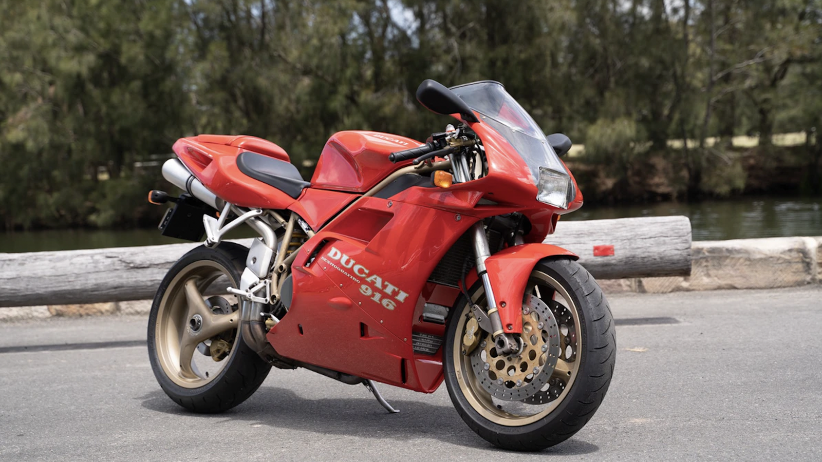 Australia Ducati 916 'Lighthouse'